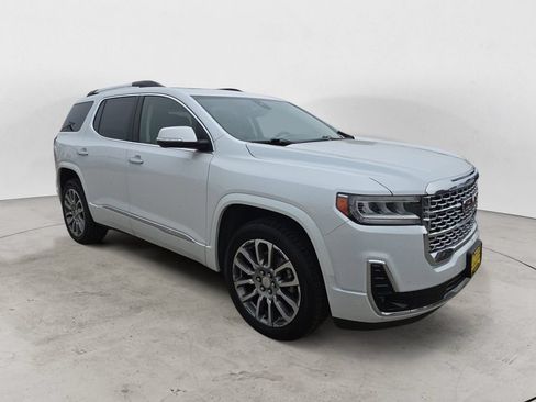Used 2023 GMC Acadia Denali w/ Denali Ultimate Package AWD/4WD image 3