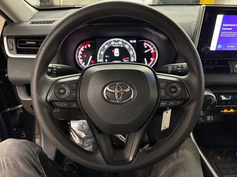 Used 2024 Toyota RAV4 LE AWD/4WD image 19