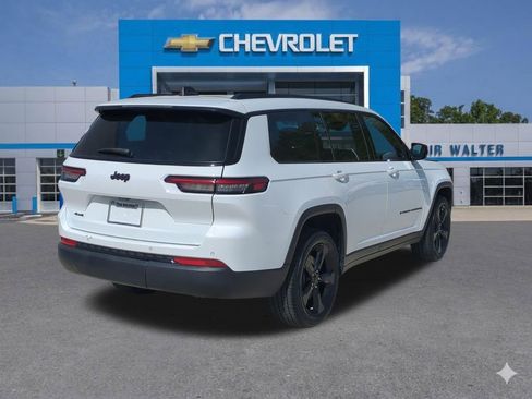 Used 2023 Jeep Grand Cherokee L Laredo image 6