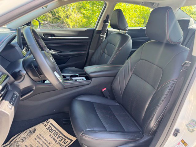 Used 2023 Nissan Altima 2.0 SR FWD image 11