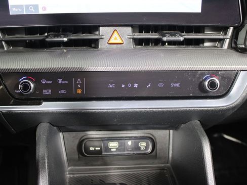 Used 2023 Kia Sportage SX image 10