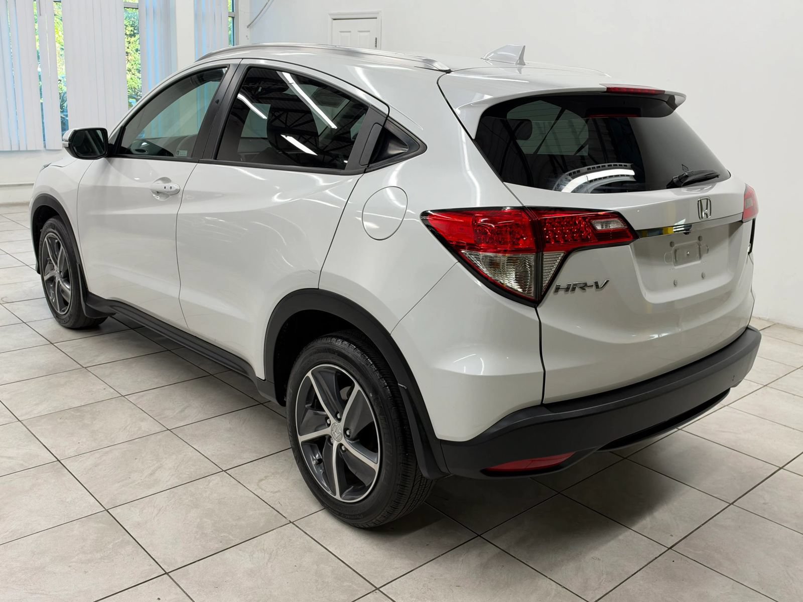 Used 2021 Honda HR-V EX image 7