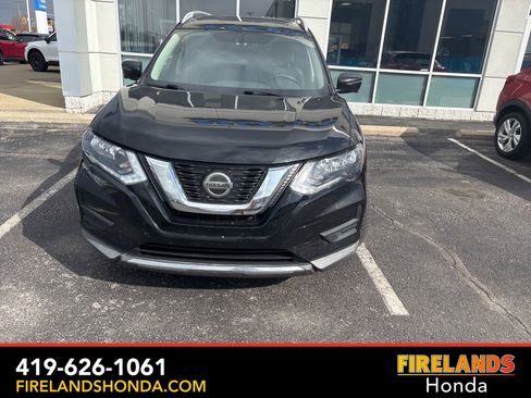 Used 2018 Nissan Rogue SV w/ Sun & Sound Touring Package image 15