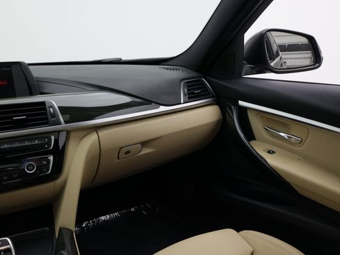 Used 2018 BMW 330i Sedan RWD image 13