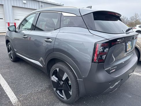 Certified 2025 Nissan Kicks SR image 7