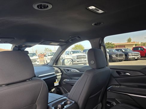 New 2025 Chevrolet Traverse LT w/ Enhanced Driving Package image 16