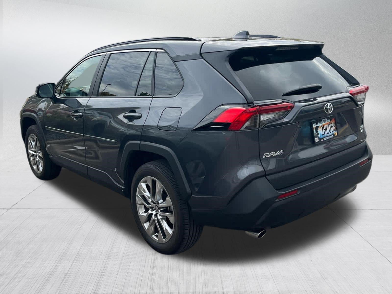 Used 2021 Toyota RAV4 XLE Premium AWD/4WD image 4