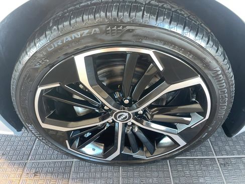 Used 2024 Nissan Altima 2.5 SR w/ SR Premium Package AWD/4WD image 4