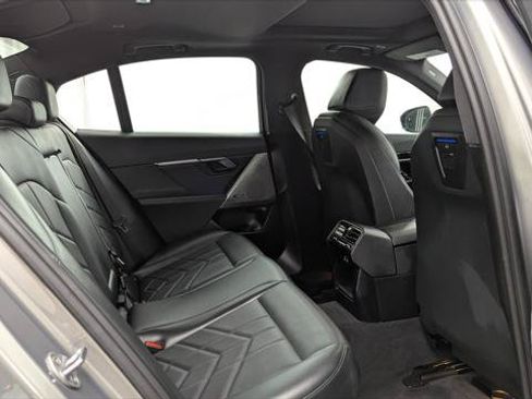 Used 2024 BMW 530i RWD image 18