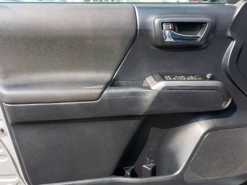 Used 2019 Toyota Tacoma TRD Sport AWD/4WD image 16