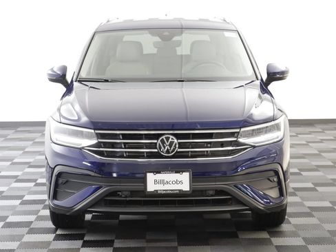 Used 2024 Volkswagen Tiguan SE AWD/4WD image 22
