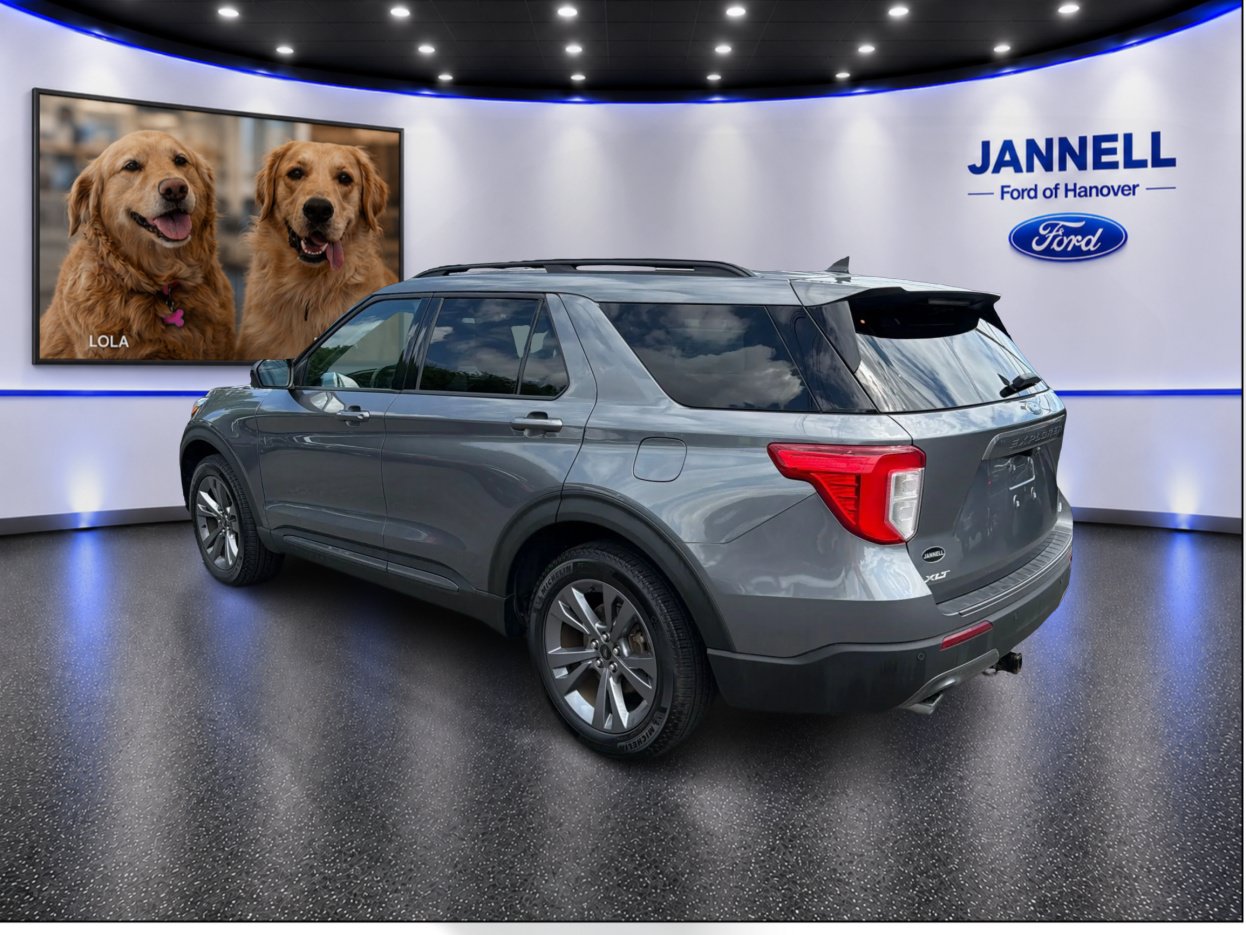 Used 2022 Ford Explorer XLT w/ Equipment Group 202A AWD/4WD image 8