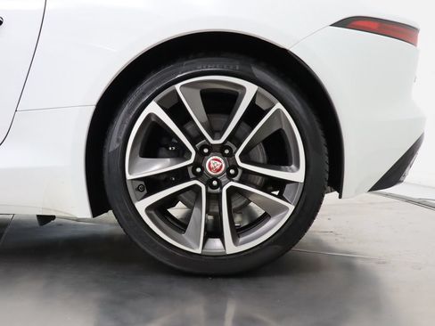 Used 2020 Jaguar F-TYPE Convertible RWD image 39