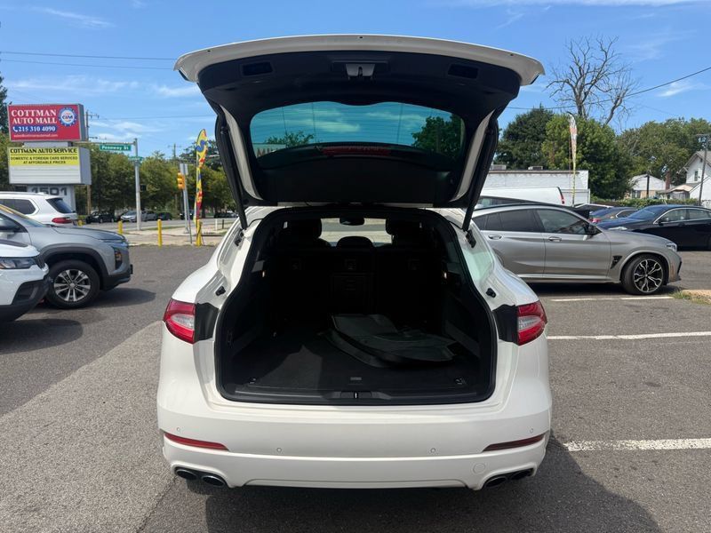 Used 2020 Maserati Levante S AWD/4WD image 52
