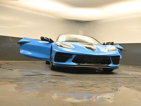 Used 2023 Chevrolet Corvette Stingray Premium Conv w/ Z51 Performance Package RWD image 44