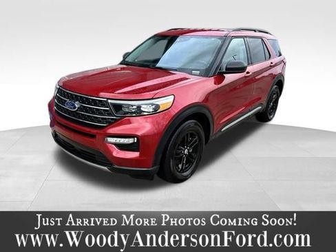 Used 2024 Ford Explorer XLT w/ Equipment Group 202A AWD/4WD image 1