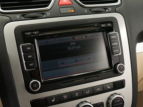 Used 2013 Volkswagen Eos Komfort FWD image 47