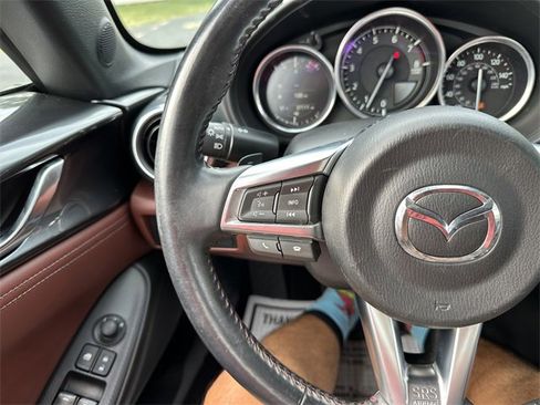 Used 2019 MAZDA MX-5 Miata RF Grand Touring image 38