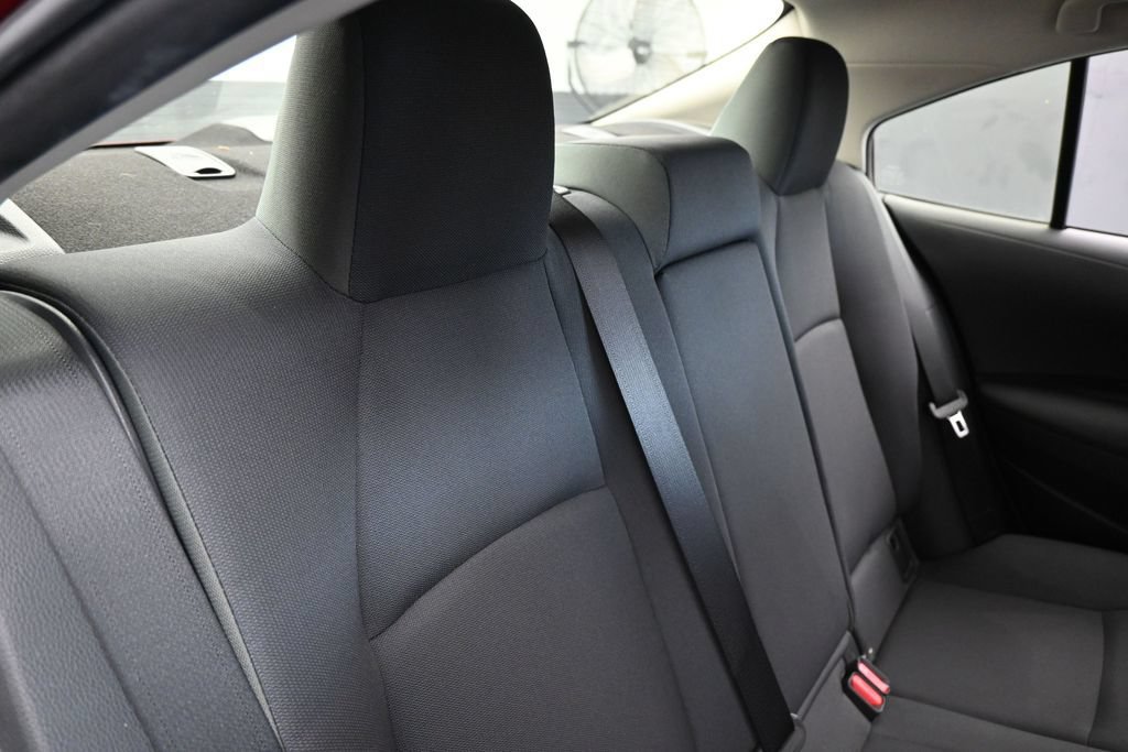 Used 2022 Toyota Corolla LE FWD image 33