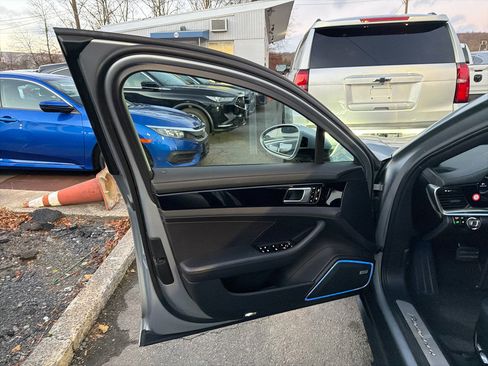 Used 2019 Porsche Panamera 4 image 15