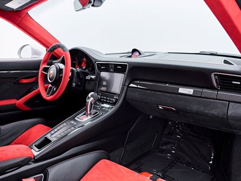 Used 2019 Porsche 911 GT2 RS RWD image 58