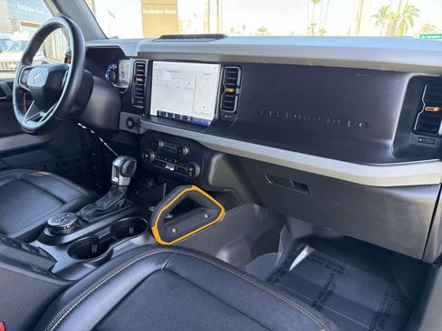 Used 2023 Ford Bronco Badlands image 33