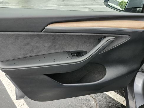 Used 2025 Tesla Model Y Performance AWD/4WD image 25