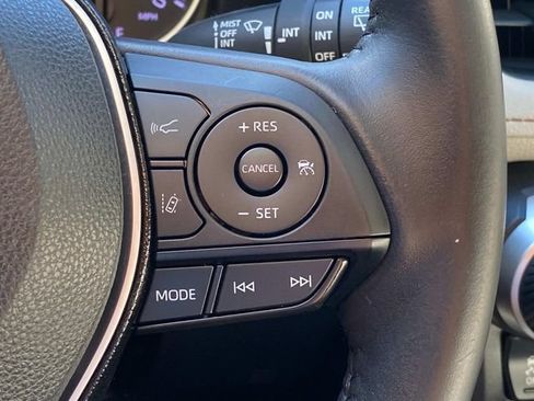 Used 2021 Toyota RAV4 XLE Premium FWD image 17