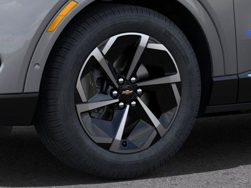 New 2025 Chevrolet Equinox EV LT image 9