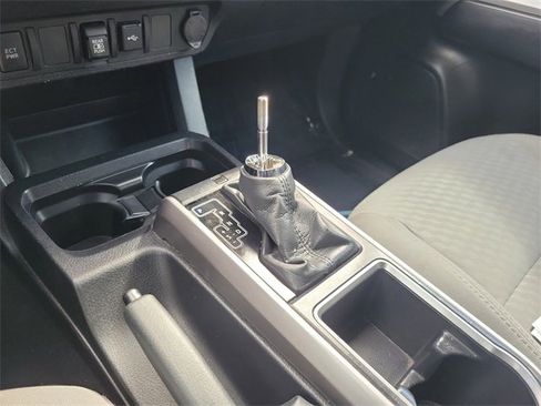 Used 2022 Toyota Tacoma SR5 image 18