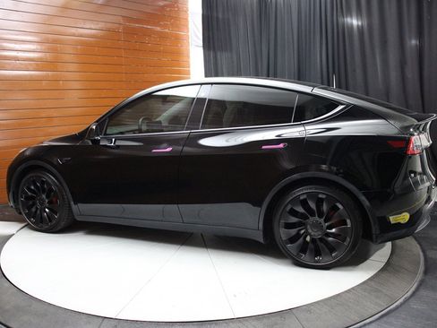 Used 2022 Tesla Model Y Performance image 19