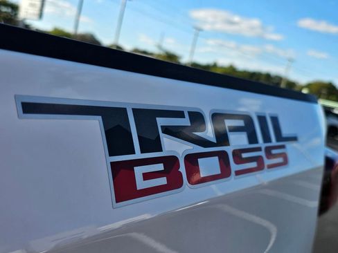 Used 2022 Chevrolet Silverado 1500 LT Trail Boss w/ Safety Package image 13