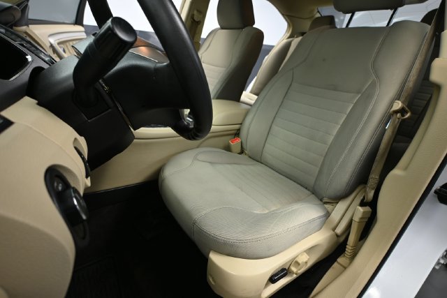 Used 2018 Ford Taurus SE FWD image 17