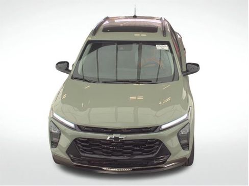 Used 2026 Chevrolet Trax ACTIV w/ Sunroof Package FWD image 3