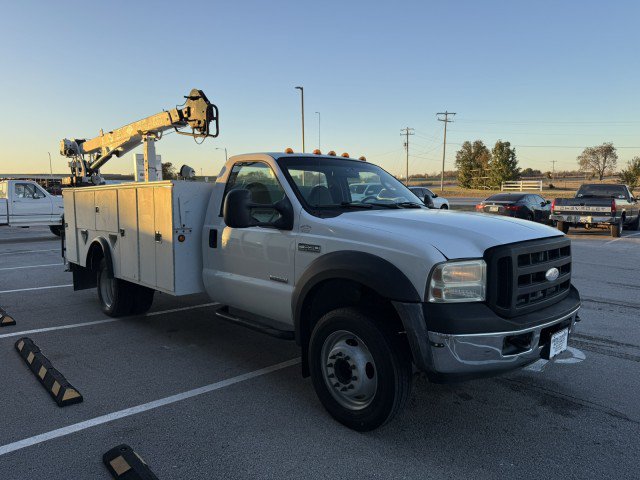 Used 2007 Ford F550 2WD Regular Cab Super Duty image 4