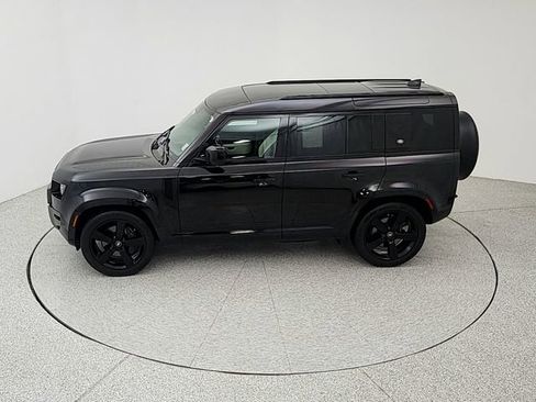 Certified 2023 Land Rover Defender 110 X-Dynamic SE image 34