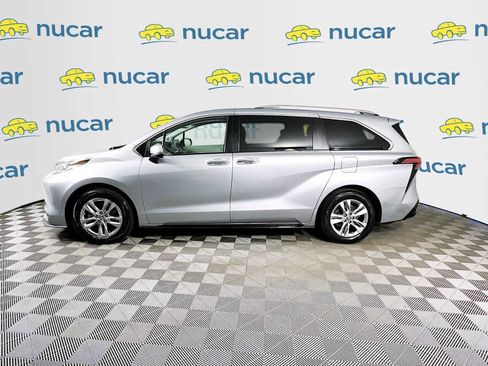 Used 2022 Toyota Sienna Limited AWD/4WD image 4