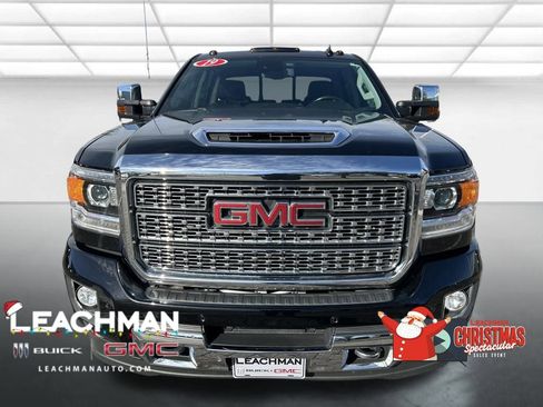 Used 2019 GMC Sierra 3500 Denali w/ Duramax Plus Package image 10
