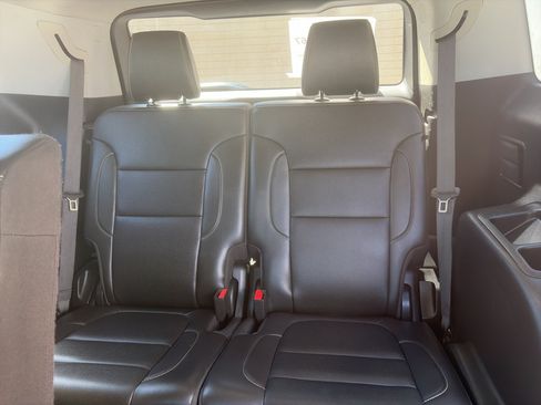 Used 2024 Chevrolet Trax LT FWD image 39
