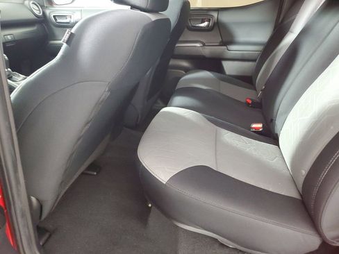 Used 2023 Toyota Tacoma TRD Off-Road image 13