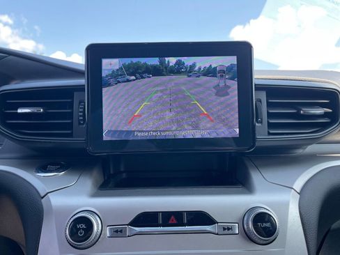 Used 2022 Ford Explorer XLT w/ Class IV Trailer Tow Package image 13