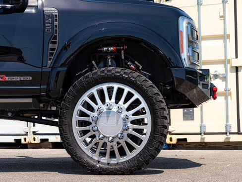 Used 2023 Ford F450 Platinum image 16