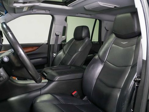 Used 2018 Cadillac Escalade Premium Luxury AWD/4WD image 16