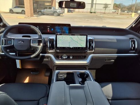 New 2026 Ford Expedition Platinum w/ Stealth Appearance Package AWD/4WD image 7
