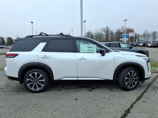 New 2026 Nissan Pathfinder Platinum video 2