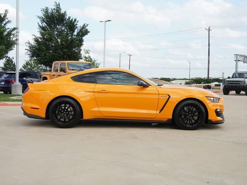 Used 2019 Ford Mustang Shelby GT350 w/ Technology Package RWD image 10