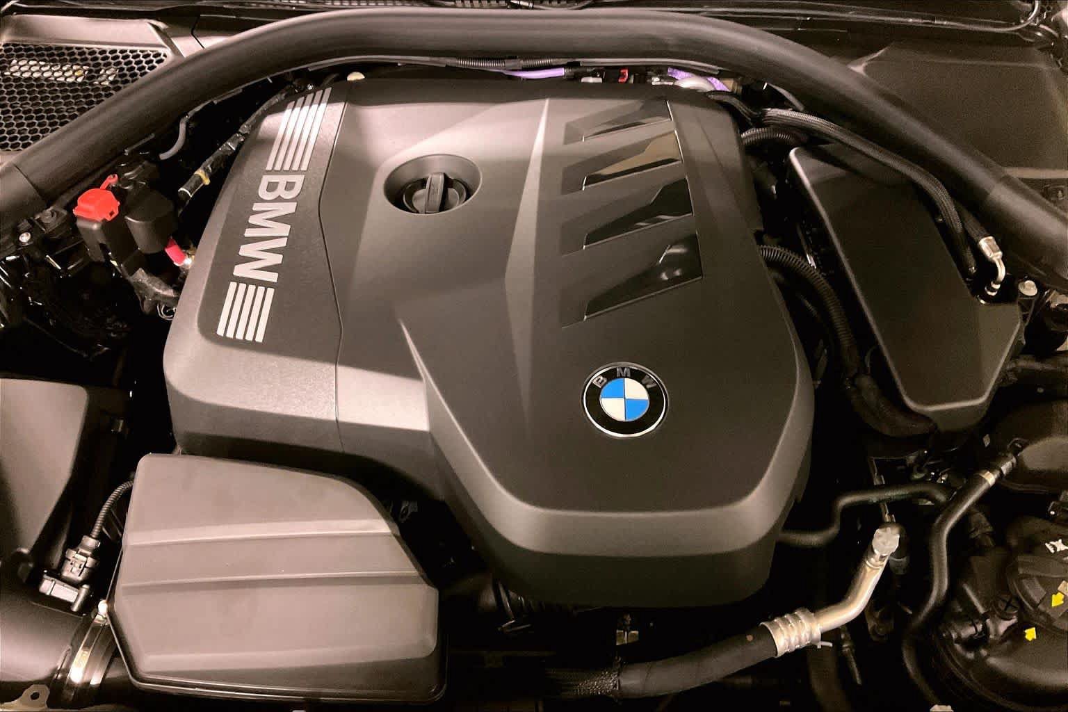 Used 2026 BMW 330i Sedan w/ M Sport Package RWD image 17