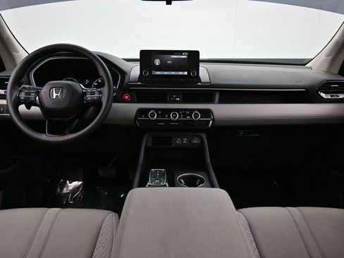 Used 2024 Honda Pilot LX image 41