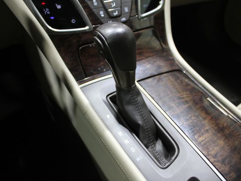 Used 2014 Buick LaCrosse Leather w/ Driver Confidence Package image 17