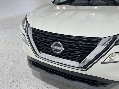 Used 2023 Nissan Rogue SV image 27